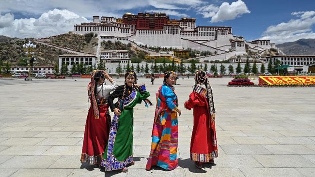 berkunjung ke istana tertinggi di tibet 169 Kilas Totabuan
