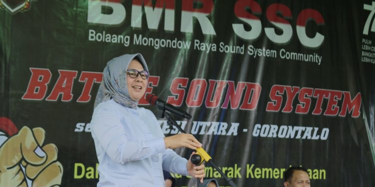 Wali Kota Tatong Bara saat membuka pelaksanaan kegiatan Battle Sound System se – Sulawesi Utara dan Gorontalo. (Foto:Kominfo Kotamobagu).