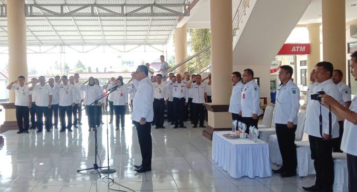 Limi Mokodompit saat memimpin Apel Perdana Pasca Libur Lebaran 2023